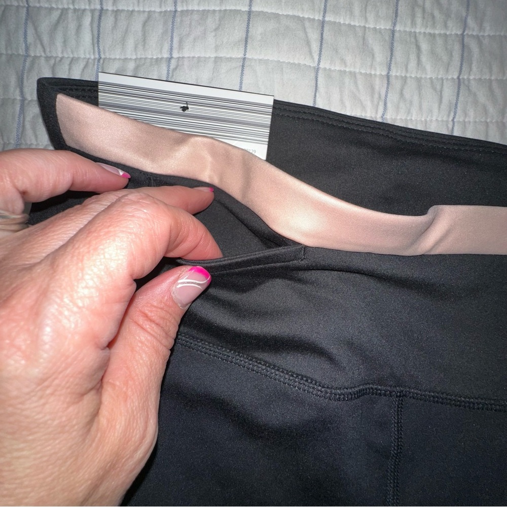 Crane Ladies Premium High Waisted Leggings Black Pink Stripe Medium NWT - Picture 4 of 6